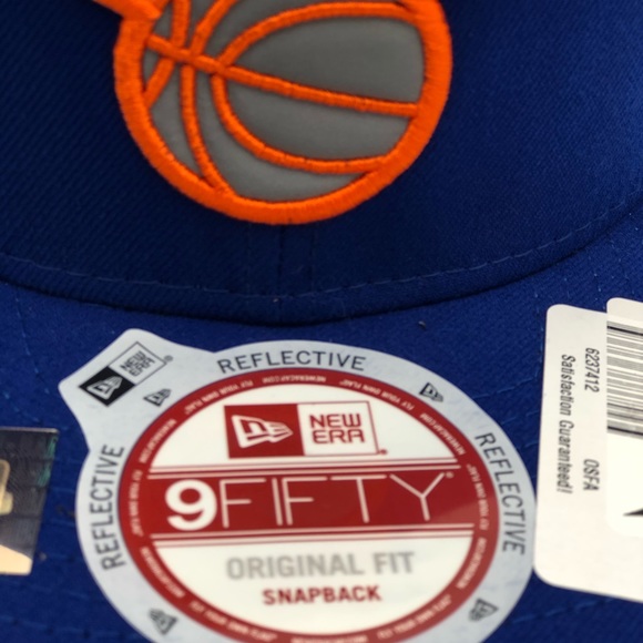 NY KNICKS REFLECTOR VINTAGE LOGO SKYLINE SNAPBACK - Picture 10 of 10